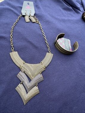 paparazzi Antique Gold Layered Chevron Statement Necklace and Cuff Set